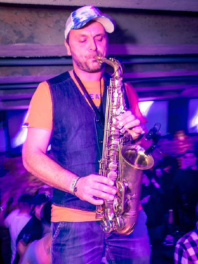 Klingande live mit Saxophonist im Freiraum Offenburg