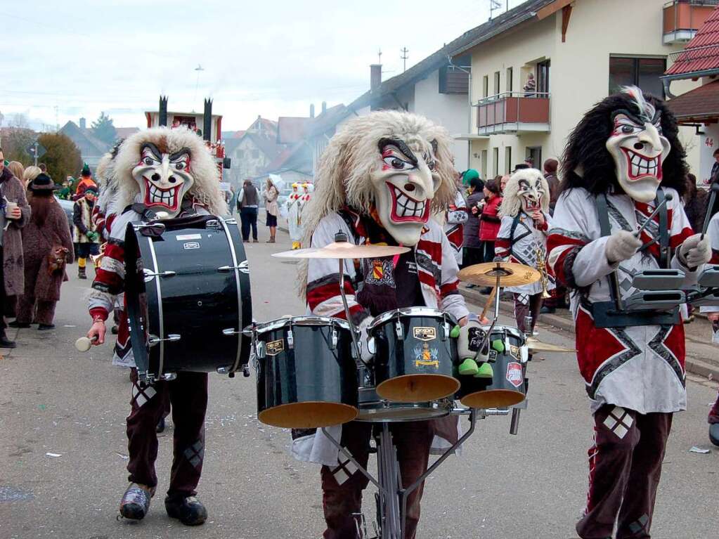Beim Jubiläumsumzug der Freiämter Wurzelgeister herrschte beste Stimmung. Beim Jubiläumsumzug der Freiämter Wurzelgeister herrschte beste Stimmung.