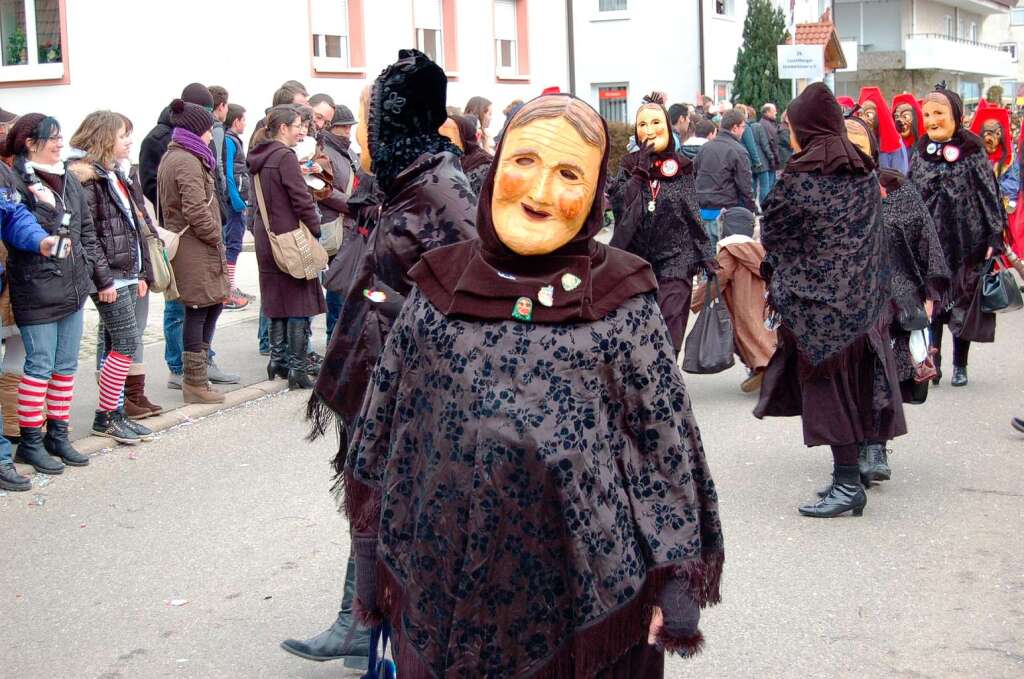 Beim Jubiläumsumzug der Freiämter Wurzelgeister herrschte beste Stimmung. Beim Jubiläumsumzug der Freiämter Wurzelgeister herrschte beste Stimmung.