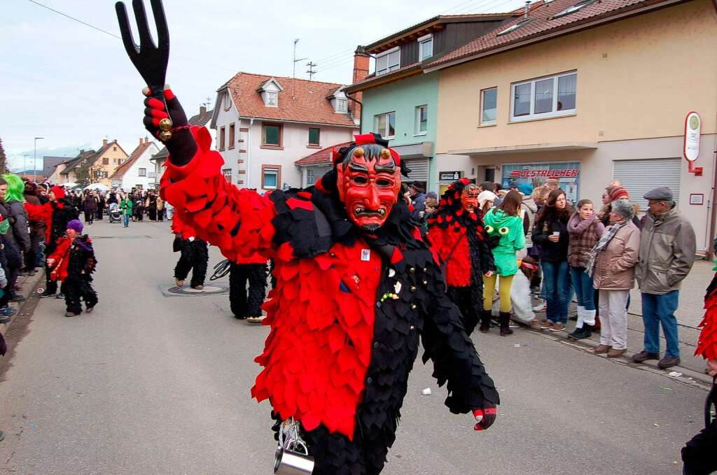 Beim Jubiläumsumzug der Freiämter Wurzelgeister herrschte beste Stimmung. Beim Jubiläumsumzug der Freiämter Wurzelgeister herrschte beste Stimmung.
