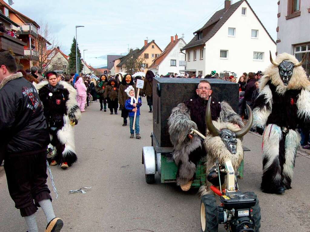 Beim Jubiläumsumzug der Freiämter Wurzelgeister herrschte beste Stimmung. Beim Jubiläumsumzug der Freiämter Wurzelgeister herrschte beste Stimmung.