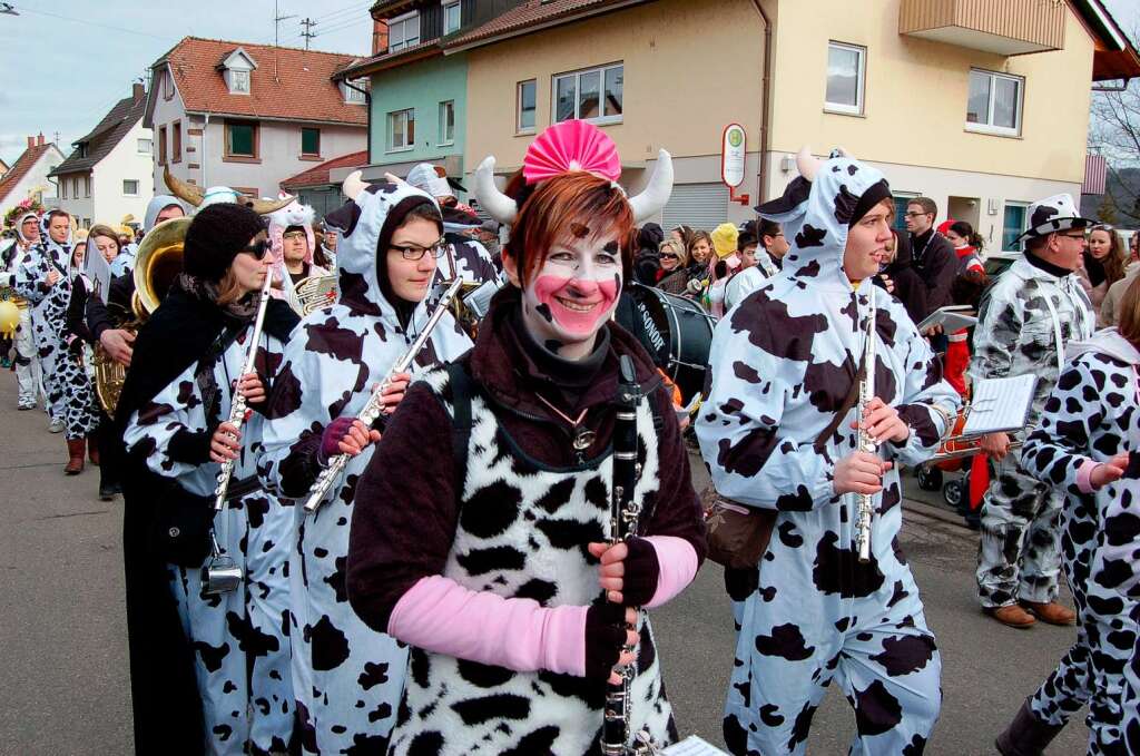 Beim Jubiläumsumzug der Freiämter Wurzelgeister herrschte beste Stimmung. Beim Jubiläumsumzug der Freiämter Wurzelgeister herrschte beste Stimmung.