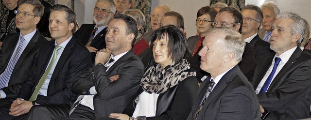 Ehrengste, Festredner und Gastgeber: ...ne Schwehr und Peter Wei (von links).  | Foto: Ilona Hge