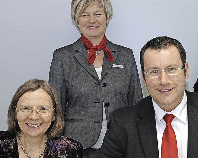 Bildungspartner: OGW-Direktorin Silke ...s Weber von der Sparkasse (von links)   | Foto: Mnch