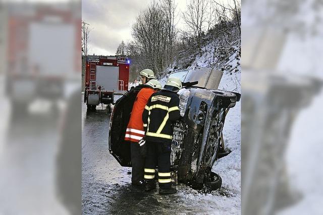 Eisgltte lsst Auto schleudern