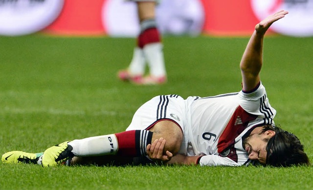 Verletzte sich Mitte November im Spiel... Khedira. Ob er bis zur WM fit wird?    | Foto: AFP