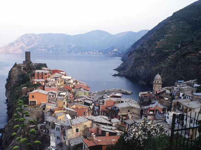 In Italien steckt viel Vermgen in Imm...um Beispiel in Vernazza (Cinque Terre)  | Foto: ENIT