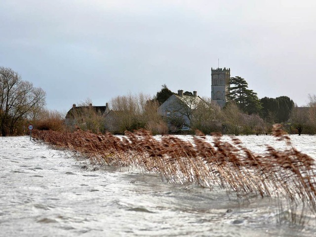 Es sieht idyllisch aus, wie die Kirche... gerne ihre Bewegungsfreiheit wieder.   | Foto: afp