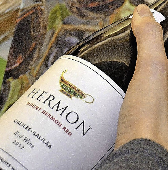 Ein Rotwein aus Israel vom Berg Hermon erffnete die Verkostung.  | Foto: Nikolaus Trenz