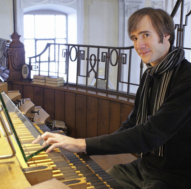 Organist  Johannes  Fankhauser erffne...rten Orgel in  der  St. Josefskirche.   | Foto: Chris Rtschlin