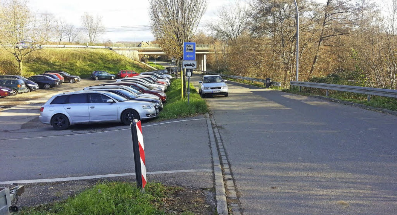 Der Pendlerparkplatz bei Riegel war am...chisten damals dem Parkplatz näherten.  | Foto: Martin Wendel