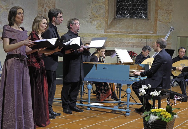 In paradiso mit dem Vokalquartett Agne... Siegrist und Jacob Winter (von links)  | Foto: Dorothee Philipp