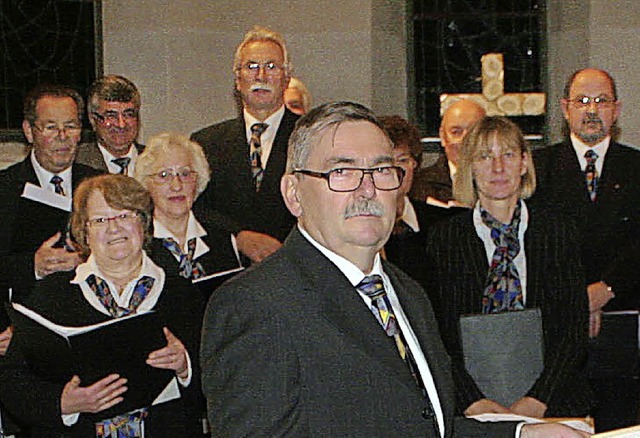 Die Harmonie stimmt im Kirchenchor Blansingen, den Hermann Strohmeier fhrt.   | Foto: archivfoto:cre