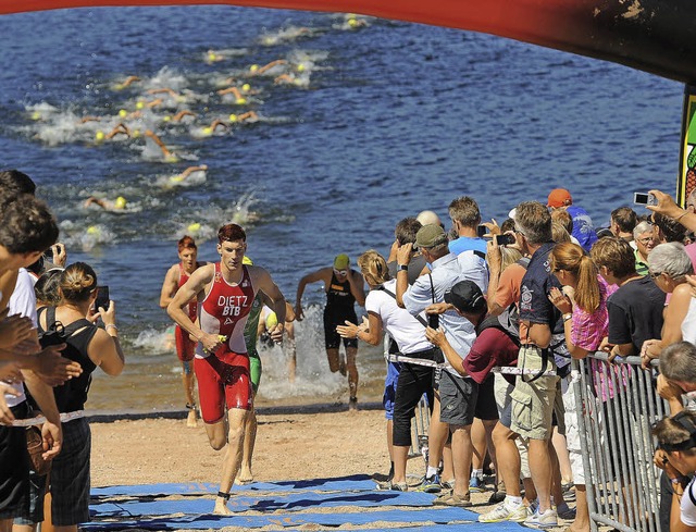 Das Schwimmen als erste Disziplin ist ...milien, Firmen und Vereinen anmelden.   | Foto: HTG