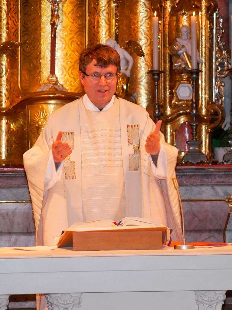 Pfarrer Claus Trost zelebrierte den Festgottesdienst.