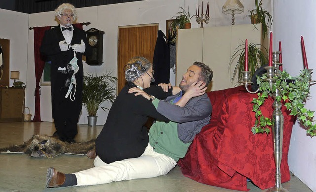 Szene aus dem Theaterstck der Landjug...Drei Damen und ein toter Kater&#8220;.  | Foto: Christel Hlter-hassler