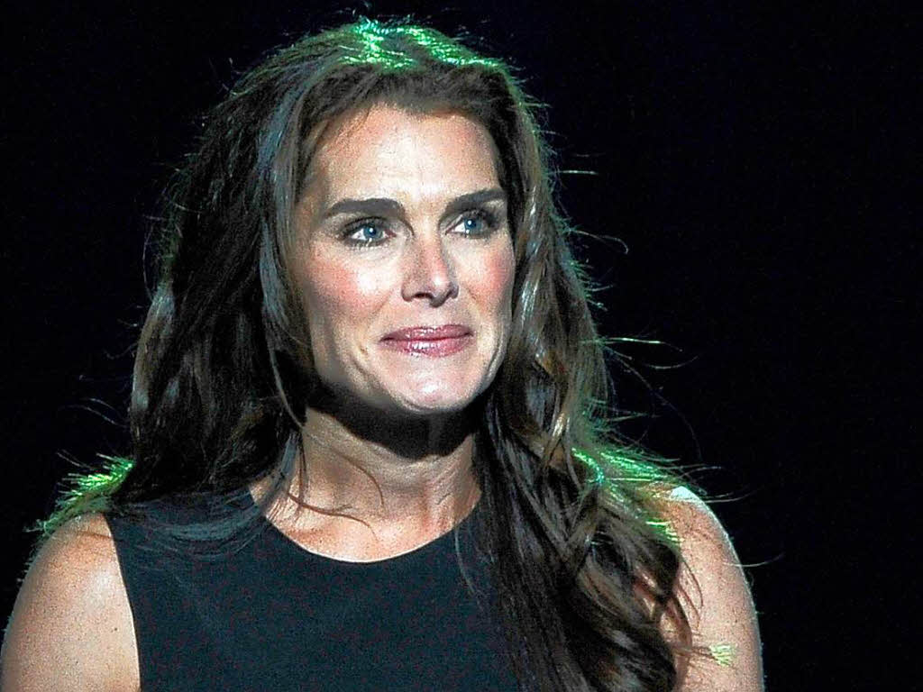 ...Schauspielerin Brooke Shields. Deren Ur-Ur-Gromutter, Mary Eloise Moore,  ist Grotante von Glenn Close.