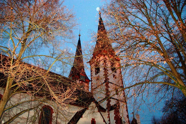 Die Kenzinger Pfarrkirche St. Laurenti...wieder Opfer von Anschlgen geworden.   | Foto: Trul