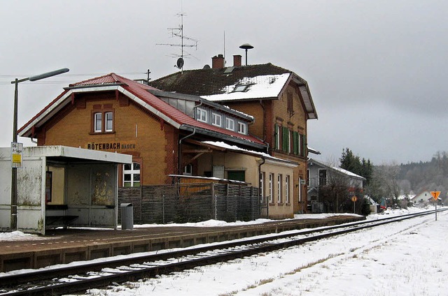 Der Bahnsteig am Bahnhof Rtenbach wird im Zuge der Elektrifizierung ausgebaut.   | Foto: Liane Schilling