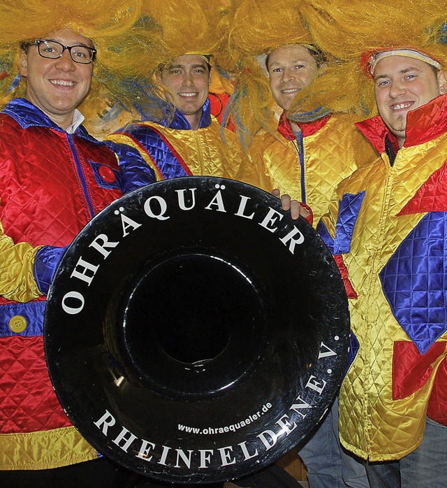 Die Ohrquler in ihrem  Straenkostm... Graser und Daniel Baier (von links).   | Foto: Petra Wunderle