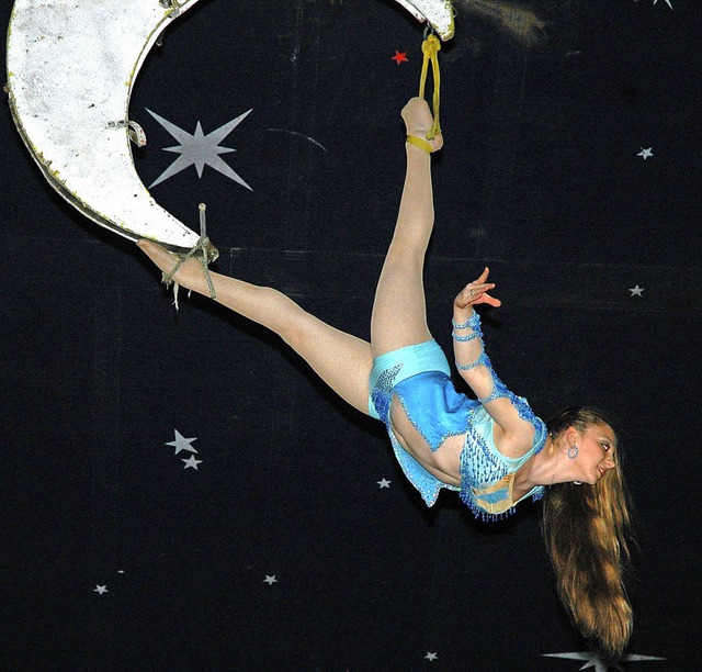 Akrobatik in bester Zirkustradition <ppp></ppp>  | Foto: Regine Ounas-Krusel