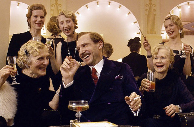 Ralph Fiennes als prinzipientreuer Concierge   | Foto: Fox Searchlight