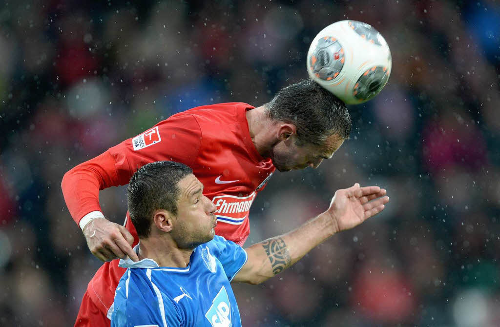 Im strmenden Regen hatte Freiburg den Sieg vor Augen.