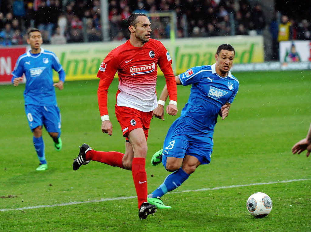 Im strmenden Regen hatte Freiburg den Sieg vor Augen.