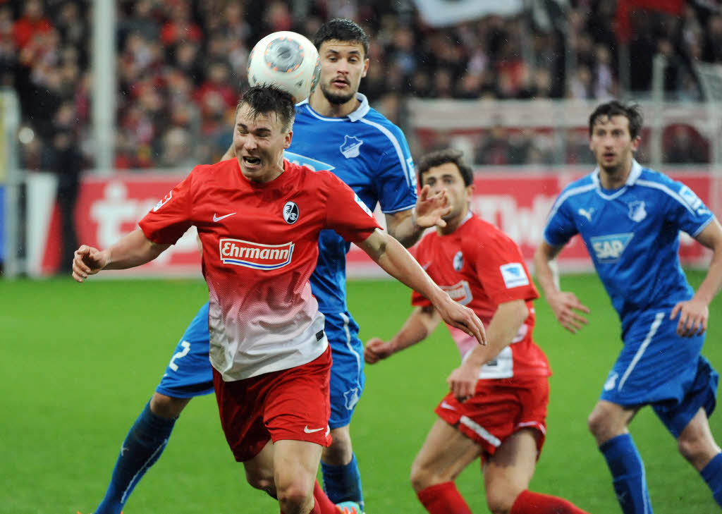 Im strmenden Regen hatte Freiburg den Sieg vor Augen.