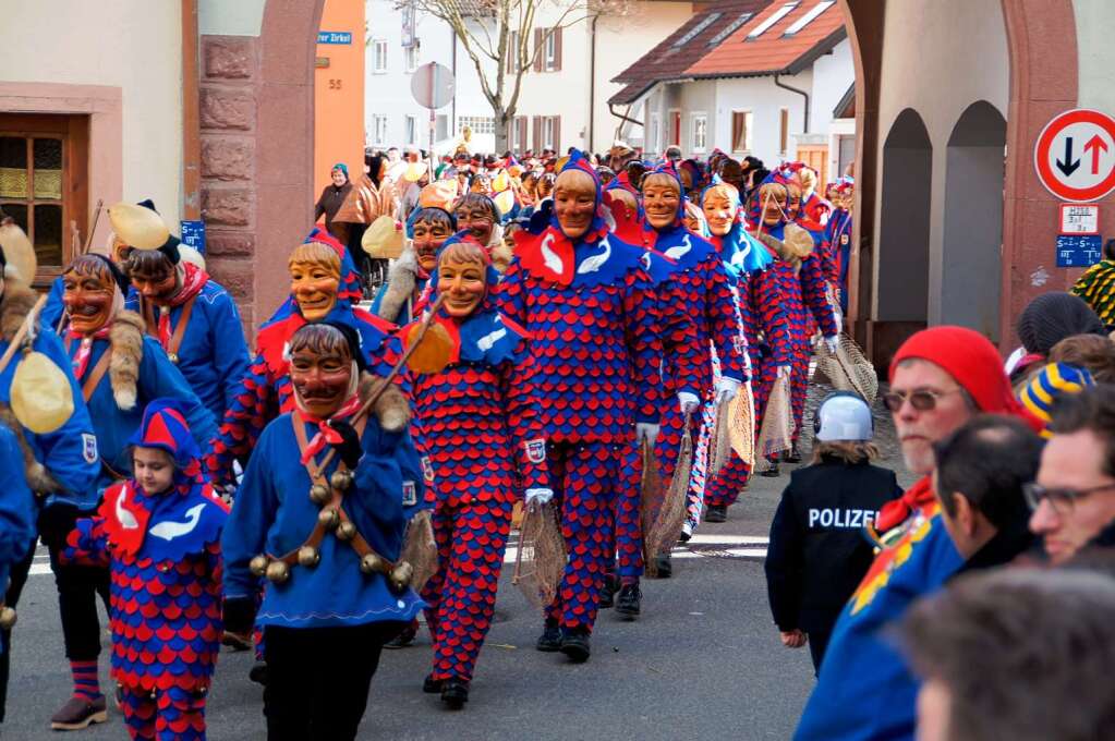 Groer Umzug beim Dreier-Treffen: Welle-Bengel und Fischerbue