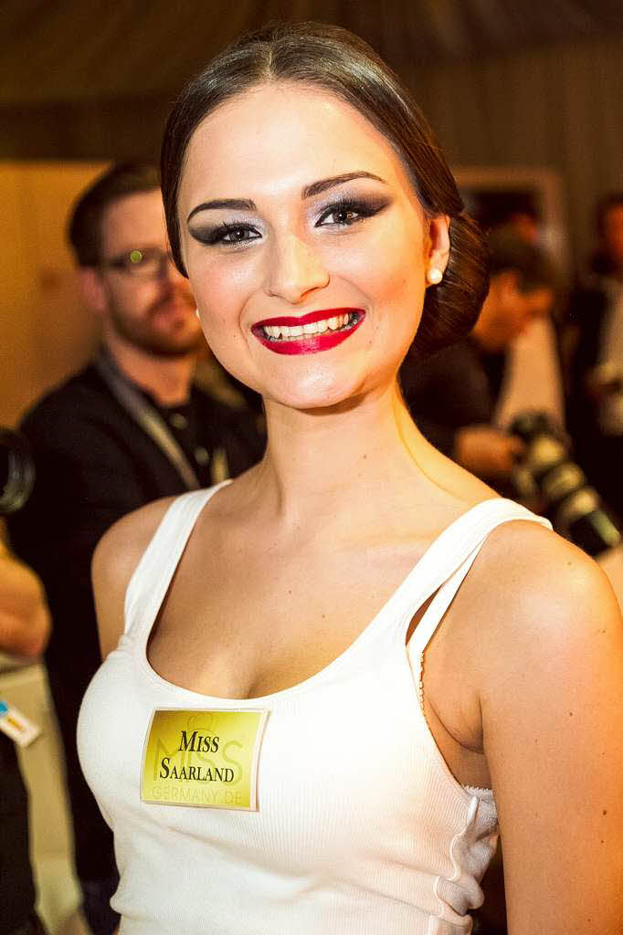 Erst Schminktisch, dann Showbhne: Die Kandidatinnen der Miss-Germany-Wahl vor ihrem Auftritt.