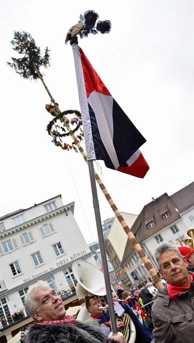 Nur geliehen: Der Narrenbaum, der seit...Protektors wieder zurck in den Wald.   | Foto: Barbara Ruda