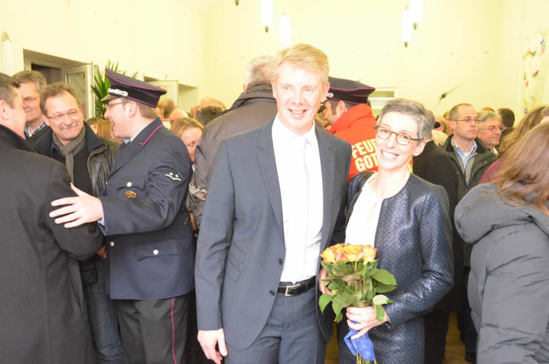 Freude ber den klaren Sieg: der neu g...iesterer, mit seiner Frau Andrea Haas.  | Foto: m. frietsch