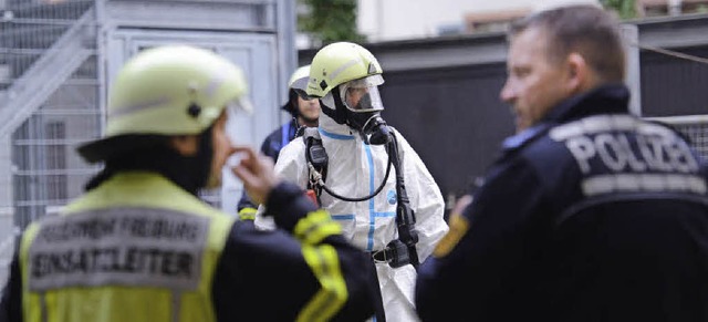 Einsatz beim stdtischen Brgerservice...t den verdchtigen Umschlag geborgen.   | Foto: Patrick Seeger