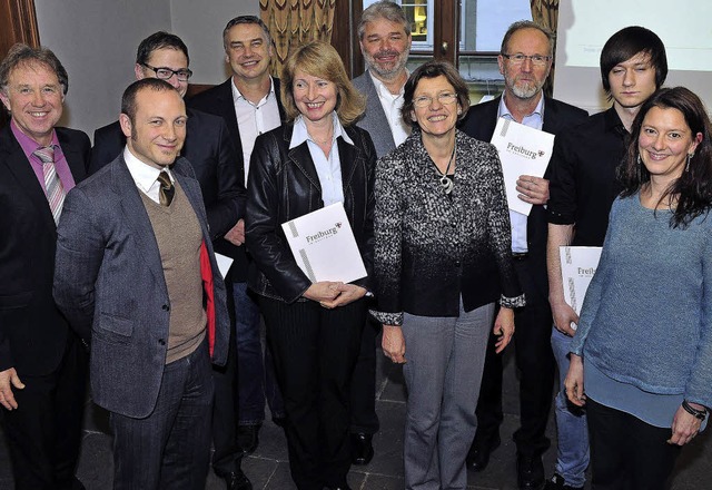 Auszeichnung fr vorbildliches kologi...) mit Vertretern der Teilnehmerfirmen.  | Foto: Thomas Kunz