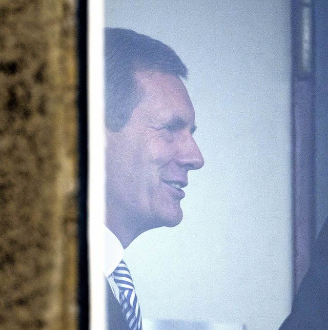 Ex-Bundesprsident Christian Wulff unterwegs ins Gericht.  | Foto: dpa