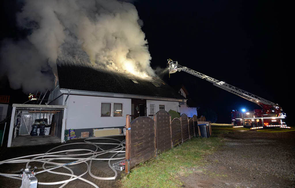 Nach dem Feuer ist das Einfamilienhaus in der Dorfbachstrae in Kirchzarten-Zarten nicht mehr bewohnbar.