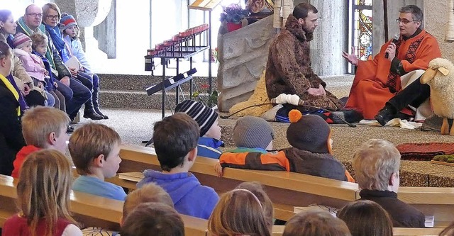 In der Abenteuerkirche sehen die Kinde...chichte, danach sprechen sie darber.   | Foto: Ute Aschendorf