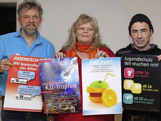 Joachim Blank, Barbara Reek und Daniel... risikobewusst mit Alkohol umzugehen.   | Foto: Gabriele Zahn