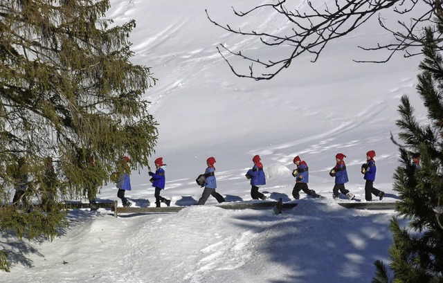 Auf den Spuren des Schellenurslis: Kin...lockengelut den Winter zu vertreiben.  | Foto: Rolf Mller