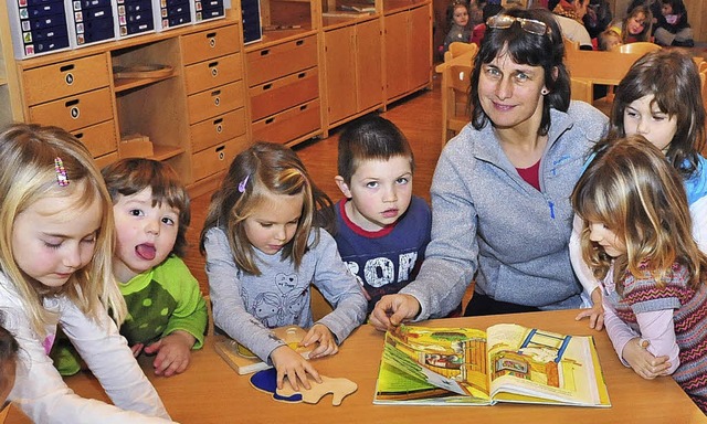 Innen alles dem Bedarf der Kinder ange...bergehende Kindergarten im Pfarrheim.   | Foto: axel fleig