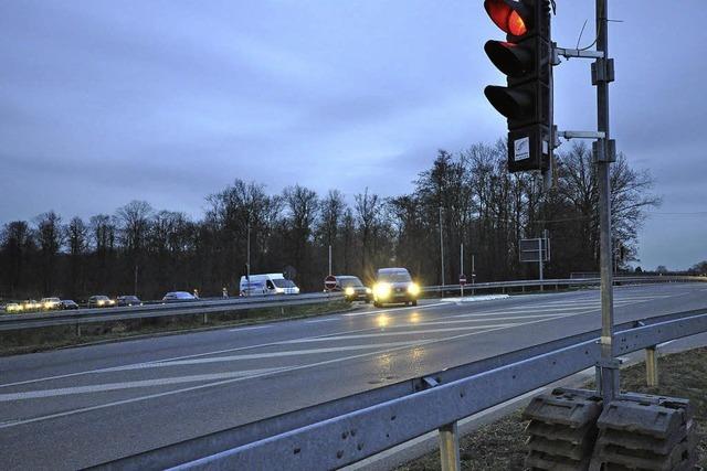 Ampel an Brcke ber die B 31a bleibt dauerhaft