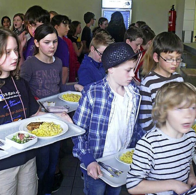 Einen  Mittagstisch  wie am Meret-Oppe...Eltern fr die Grundschule im Teilort.  | Foto: Bleckmann