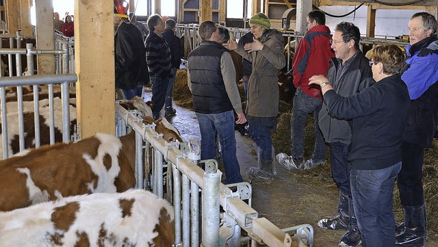 Fachgesprche vor Ort: Landwirte disku...g bei einem Besuch auf dem Ganterhof.   | Foto: Alexandra Wehrle