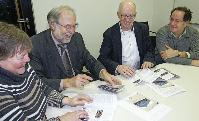 Barbara Throm, Peter Kleefass, Volker ...bilum des Albert-Schweitzer-Gymnasium  | Foto: Andrea Steinhart