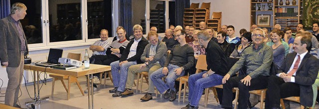 &#8222;Das packen wir&#8220;: Berater ...ster Christian Renkert ( ganz rechts).  | Foto: Markus Maier