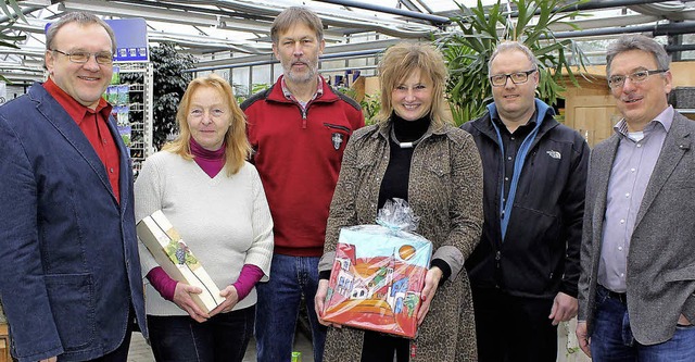 Blumengeschft erffnet (von links):  ... Stiegeler von den Lahrer Werksttten.  | Foto: Ulrike Hiller