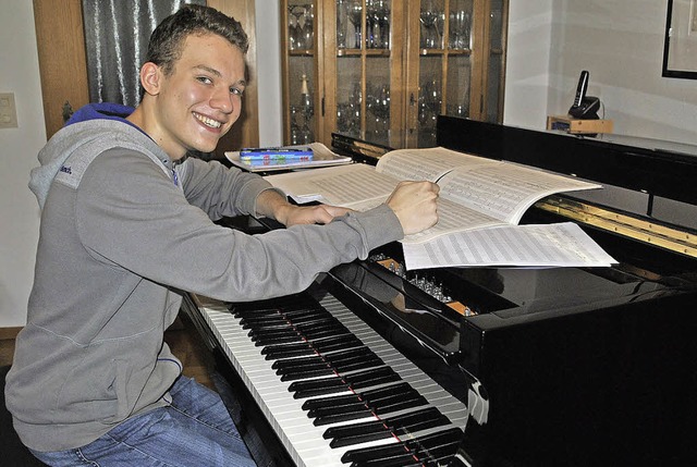 Jonathan Stark am Klavier in Seelbach .... Notfalls habe ich noch weitere Fotos  | Foto: Privat