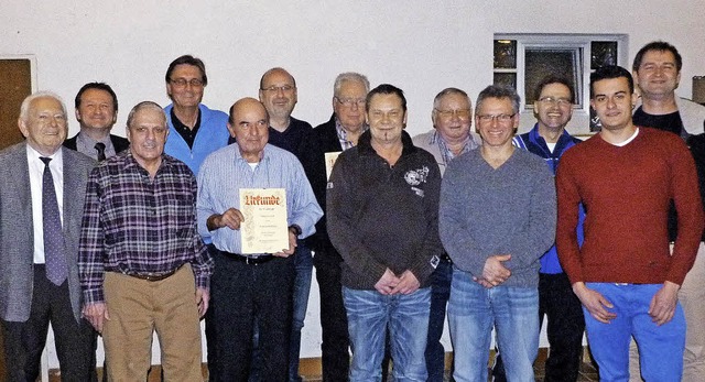 Zahlreiche Mitglieder des SV  Wasenwei... langjhrige Treue  zum Verein geehrt.  | Foto: christine weirich