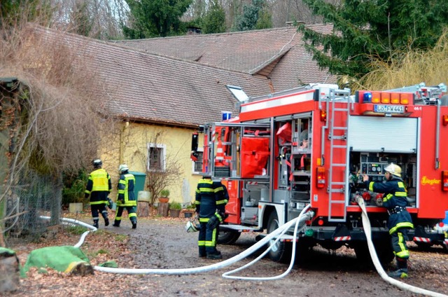 Die Feuerwehr war mit Tanklschfahrzeugen und 40 mann im Einsatz.  | Foto: Willi Adam